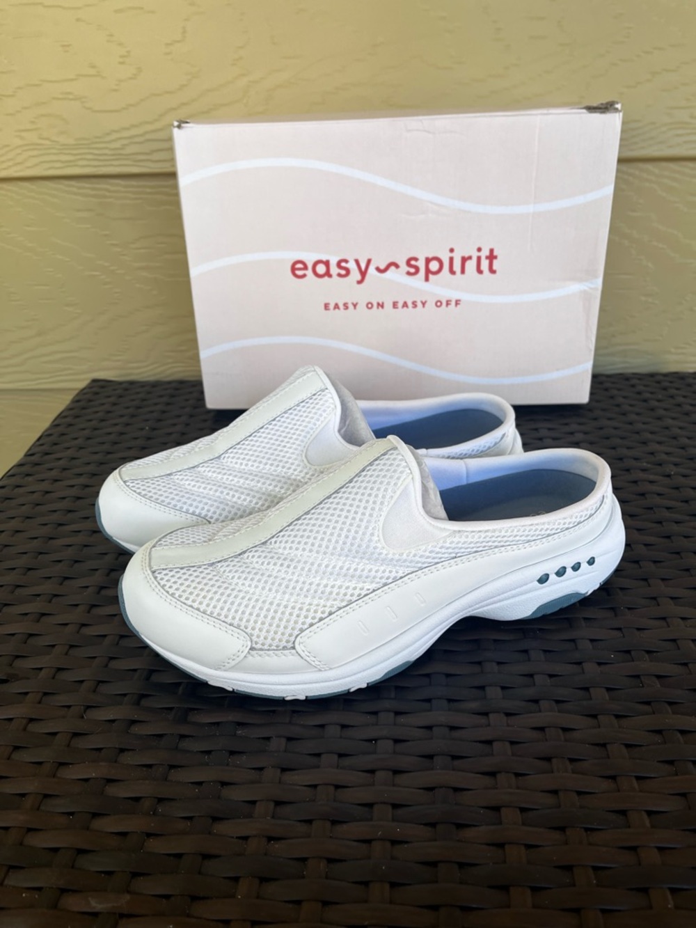 Easy Spirit White Mesh Slip-On Clog Mules